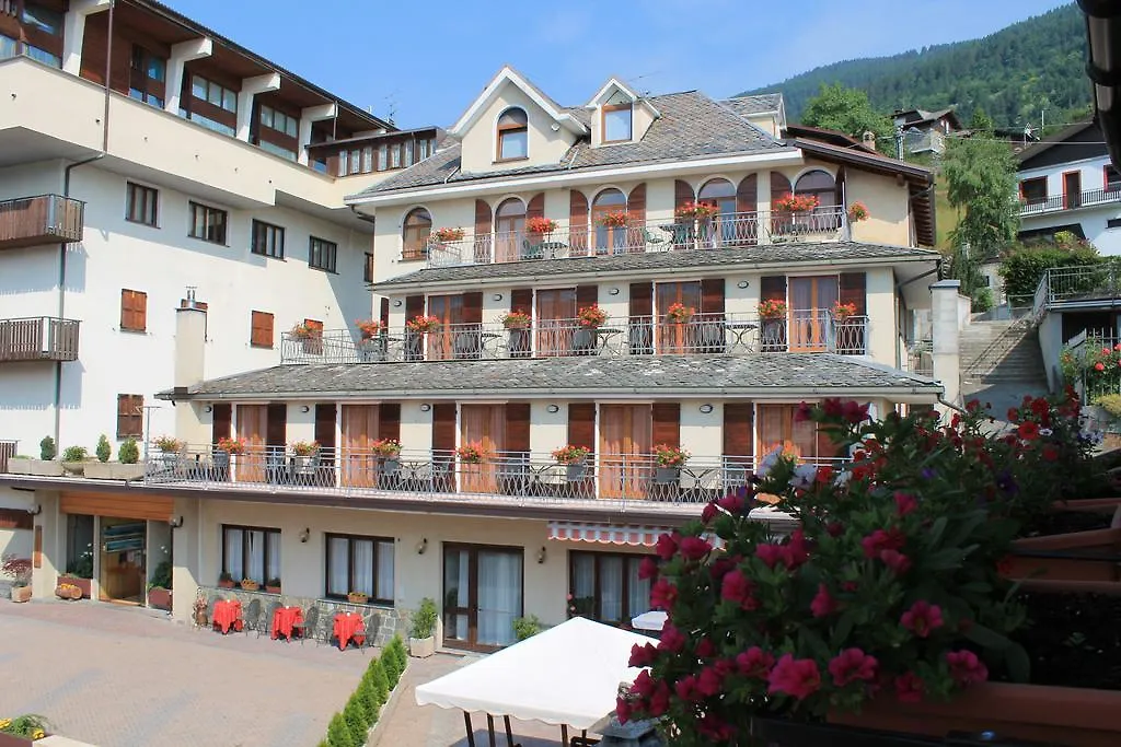 Hotel La Rosa contacts