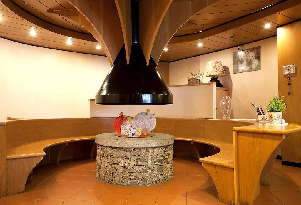 ***  Hotel La Rosa Italy